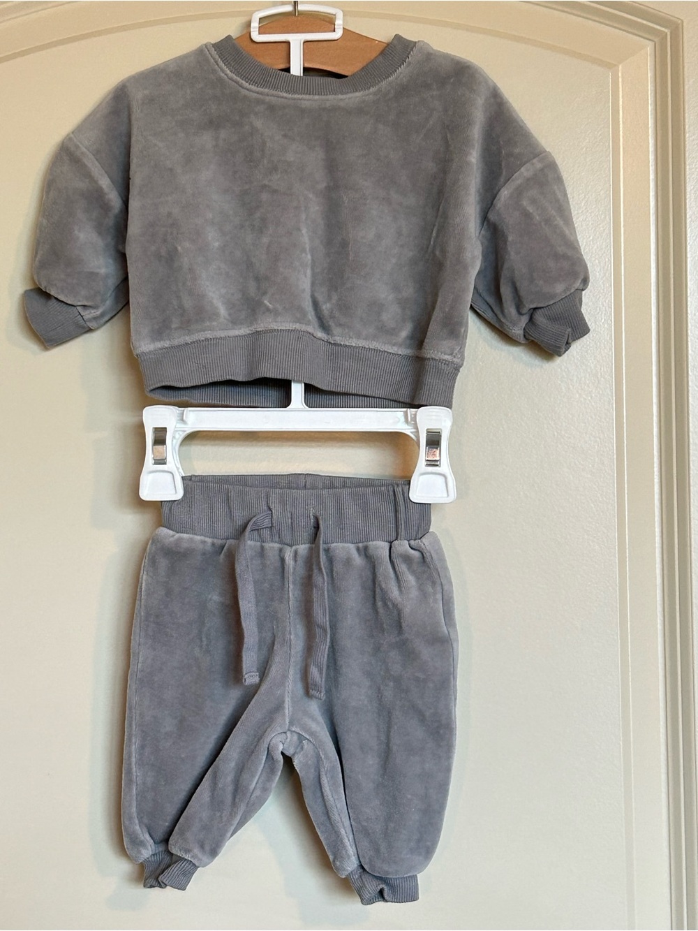 0-3M Quincy Mae Velour Set